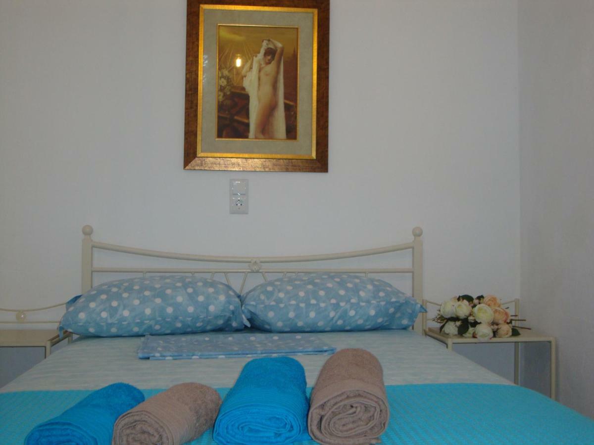 Maria Apartments Nea Karvali Buitenkant foto